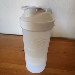 SmartShake 20oz Protein Shaker Cup White 3 in 1 Design Gym Workout NEW