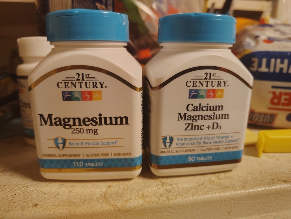 21st Century Calcium Magnesium Zinc + D3 90 Tabs. ( X2 Bottles ) Exp 12/26