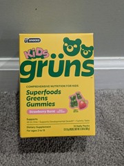 Gruns Kids Organic Superfood Greens Multivitamin Gummies Strawberry 11 Packs
